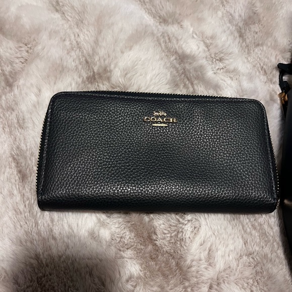 Navy Blue Authentic Coach handbag & Wallet - Picture 4 of 10